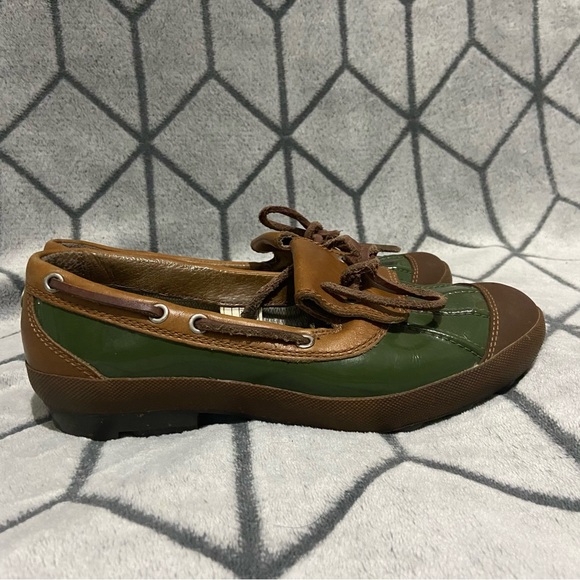 UGG Australia Waterproof Ashdale Green and Brown Leather Duck Shoes - Picture 8 of 11